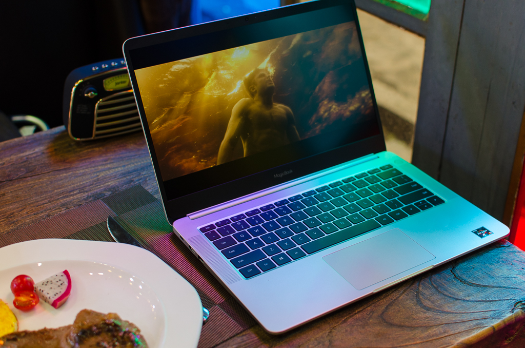 荣耀MagicBook锐龙版上手 :不止超薄随心、满